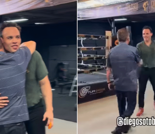 Julio César Chávez se reencuentra con su hijo Junior tras libertad condicional.