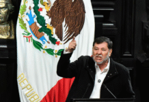 Noroña explota contra alcalde por predial de su casa en Tepoztlán.