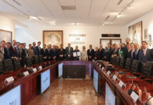 Sheinbaum acuerda mantener la gasolina en $24 con empresarios.