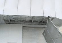 “Plaza Altabrisa nuevamente afectada: lluvias y vientos causan desprendimiento estructural en Villahermosa”