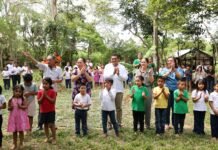 Javier May impulsa la cultura comunitaria en el Teatro Campesino e Indígena de Centla.