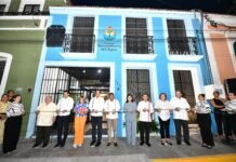 Gobernador Javier May devela la nueva Casa Universitaria del Agua.
