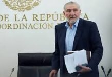 Adán Augusto López Hernández niega irregularidades en sus ingresos y empresas.
