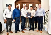 Entrega de escritura del Hospital Comunitario de Jonuta impulsa mejoras en infraestructura y atención médica.