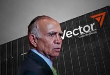 FGR investiga a Vector Casa de Bolsa por huachicol fiscal.