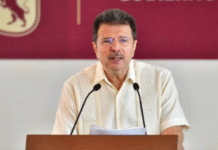 Javier May confirma renuncia de Julián Romero a Finanzas; designa a Adrián Magaña como encargado de despacho.