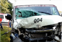 Motociclista fallece aplastado por combi en la carretera Villa Chontalpa-Huimanguillo.