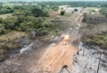 (VIDEO) Dron sobrevuela zona de explosión en ducto de Pemex.