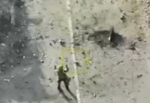 (VIDEO) Drone ruso mata a soldado que se rendía.