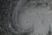 Huracán Melissa se intensifica a categoria 5.