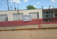 Suspenden clases en Macuspana tras hallazgo de manta con mensaje delictivo.