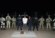 Dos hombres detenidos en Villahermosa por portación de arma y drogas.