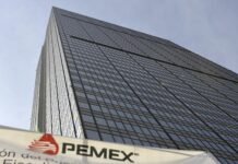 Pemex reporta pérdidas menores gracias a reestructura y disciplina financiera.