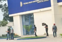 Toman el Tecnológico de Los Ríos; acusan corrupción de su directora.