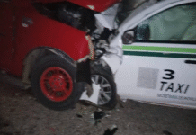 Choque entre taxi y camioneta deja saldo trágico.