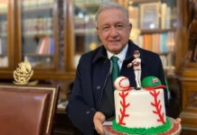 Sheinbaum Sacude Mañanera Con Felicitación A AMLO.