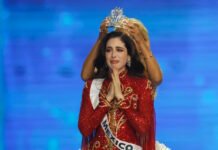 Fátima Bosch se corona como Miss universe 2025.