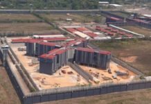 Masivo traslado nocturno refuerza control penitenciario en Tabasco.