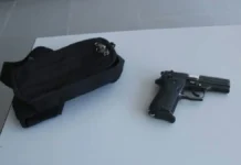 Abandonan en probadores de Liverpool un arma de fuego.