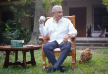 AMLO reaparece anunciando su nuevo libro Grandeza.