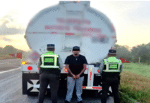 Aseguran explosivos, armas y 45 mil litros de combustible en Tabasco.