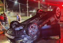 Volcadura deja dos lesionados en colonia Los Gatos.