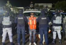 Detienen a extranjero con presuntas drogas en Jalapa.