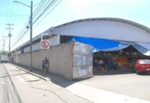 Reubicados comienzan actividades comerciantes ambulantes en Tianguis Villahermosa.