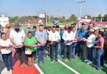 Javier May entrega unidad deportiva rehabilitada en Tecolutilla.