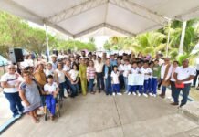 Supervisa Javier May cancha techada en Chiltepec.
