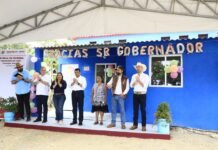 Javier May entrega 100 viviendas rurales en Tenosique.