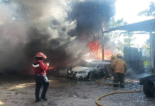 Incendio reduce a cenizas taller en 16 de septiembre.