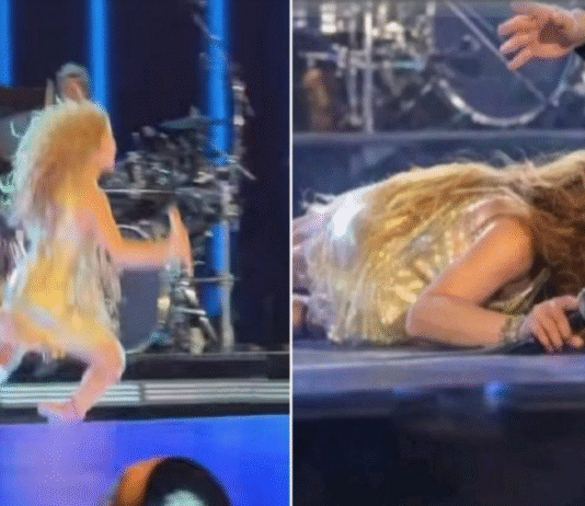 Shakira cae en concierto y sigue cantando.
