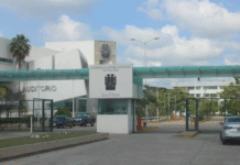 Estudiante de la UJAT permanece grave tras caída.