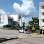 Estudiante cae de azotea en instalaciones de la UJAT.