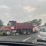 Accidente con tres vehículos provoca tráfico en Villahermosa–Teapa.