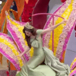 Fátima Bosch sufre desmayo durante desfile en Ambato.