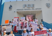 Familias exigen respuestas a Fiscalía por desaparecidos.