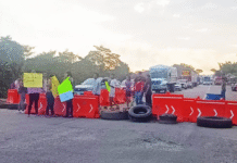 Bloquean carretera Macuspana-Villahermosa por indemnización.