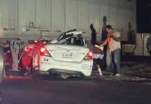 Accidente entre tráiler y taxi de Tabasco deja lesionado en Ciudad del Carmen.