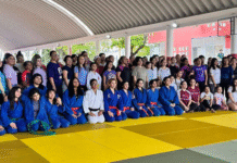 Tabasqueñas aprenden defensa personal en jornada del 8M.