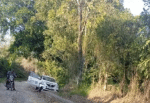 Localizan a taxista inconsciente junto a su unidad en Tacotalpa.