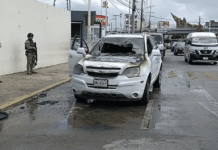 Camioneta se incendia por cortocircuito en Paseo Usumacinta.