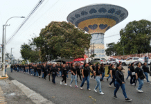 Petroleros marchan en Tabasco por mejores condiciones.