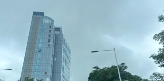 Tormentas eléctricas y lluvias intensas afectan varias zonas de Tabasco.