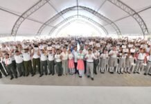 Javier May impulsa Inclusión Digital con entrega masiva de tabletas.