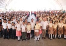 Inclusión Digital entrega tabletas a estudiantes serranos.