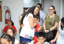 DIF Tabasco entrega constancias de capacitación a jóvenes de Casa Hogar.