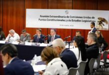 Senado aprueba en comisiones el Plan B de reforma electoral.