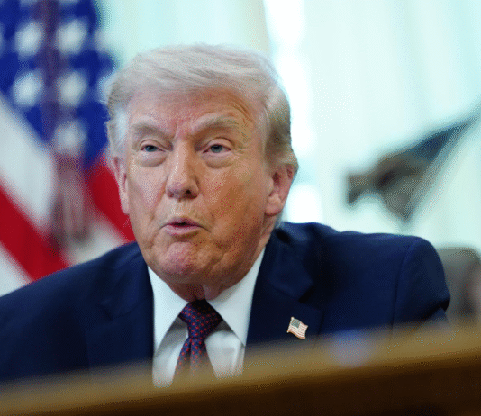 Trump anticipa retiro militar de EE.UU. en Irán.